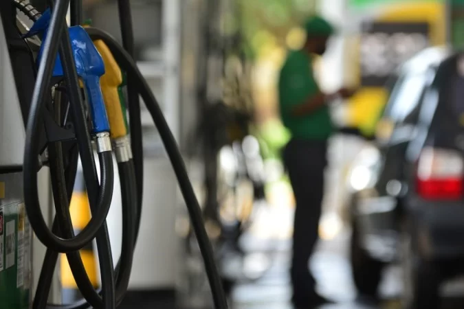 FREIO: Senado vai votar medidas para baixar preço do gás e da gasolina em fevereiro