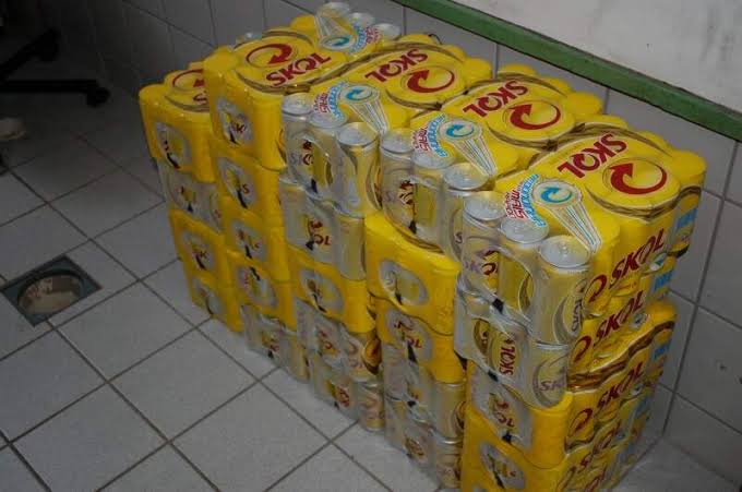 LADRÕES DO GOL: Criminosos roubam caixas de cerveja e chocolate durante assalto em comércio 