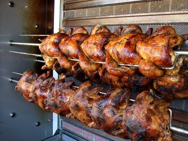 FIM DO EXPEDIENTE: Vendedor de frango assado tem todo o dinheiro roubado na zona Leste 