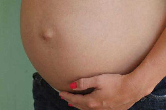 HOSPITALIZADA: Grávida é atacada com coronhadas durante roubo ao sair da Flor de Cacto