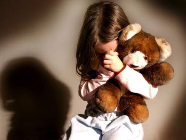 CRIANÇA DENUNCIOU: Polícia prende pai por estuprar a filha de cinco anos