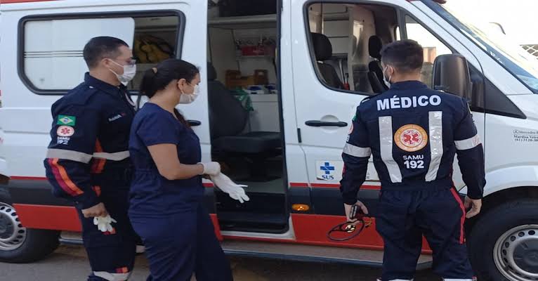 LESÃO NA CABEÇA: Mulher é socorrida pelo Samu após ser agredida a tijolada pelo marido