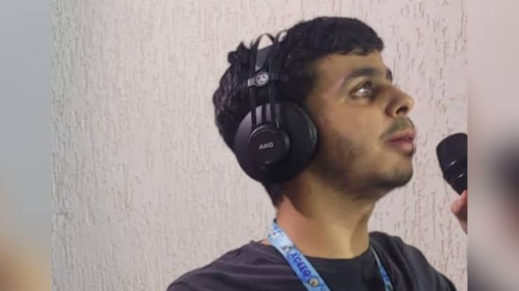 QUEBRANDO TABU: Estudante cego narra partidas de futebol; Conheça a história de Pedro Paulo