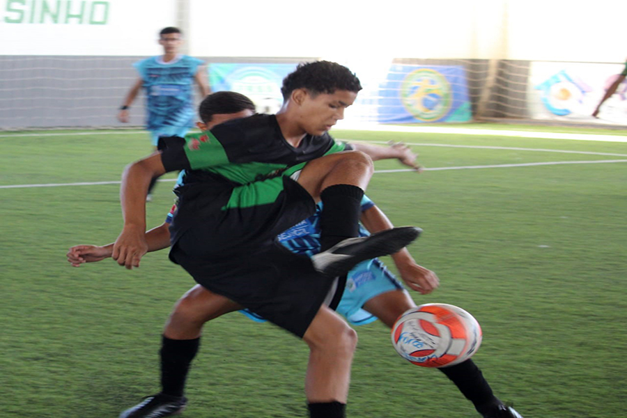 AJUDA: Atleta Isaias Freitas busca apoio para participar de peneira de futebol no RJ