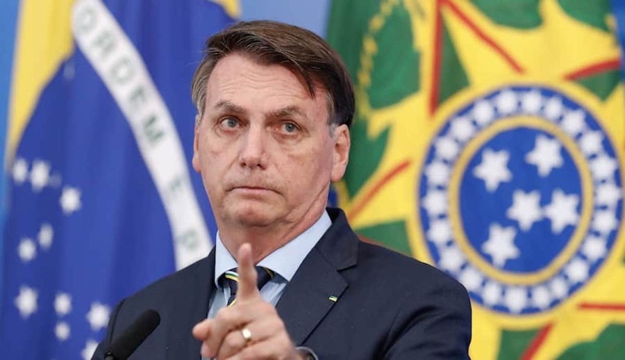 ISOLAMENTO: Notícia-crime por 'abandono de cargo' público contra Bolsonaro