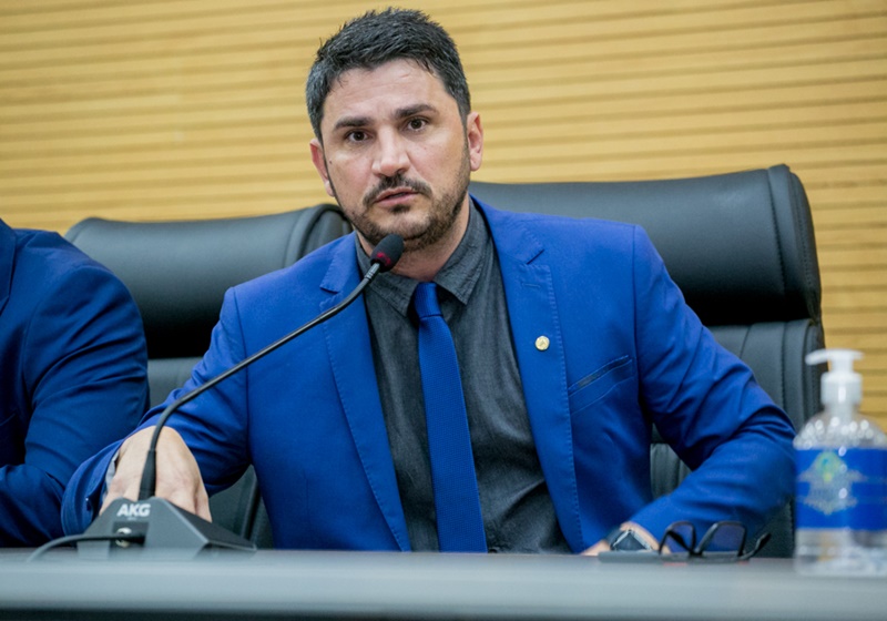 ESPIGÃO DO OESTE: Jean Mendonça solicita a instalação de Tubos ARMCOS na linha Estrada da Figueira 