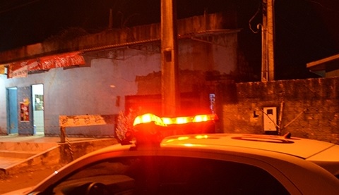 Homem é executado com mais de dez tiros em bar