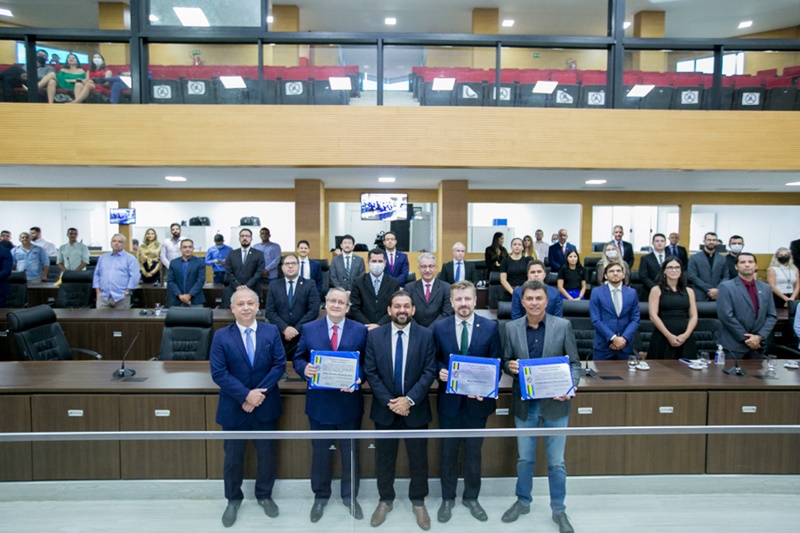 LAERTE GOMES: Deputado outorga de títulos honoríficos a personalidades de Rondônia