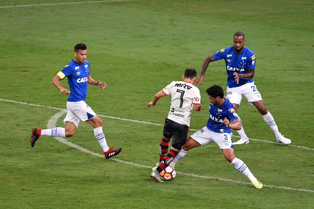 HAJA CORAÇÃO: Cruzeiro de Mano joga no limite e garante classificações em mata-matas
