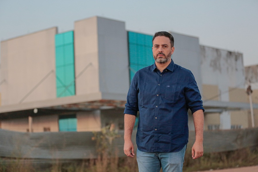 PROMESSA: Léo Moraes critica caos na saúde e diz que vai concluir hospitais de Guajará e Ariquemes