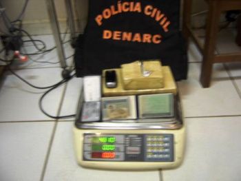 Casal de namorados é preso pelo Denarc com cerca de três quilos de maconha