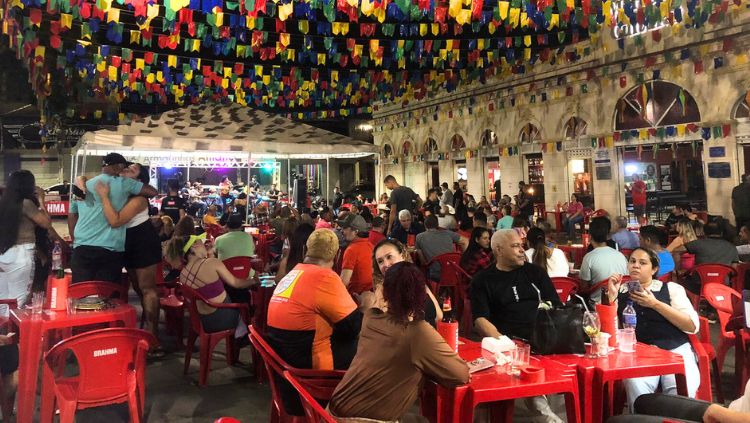 RETRÔ MUSIC: Programação artística do Mercado Cultural de Porto Velho neste final de semana