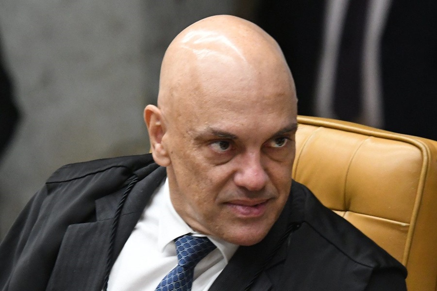 INVASÃO: Mandado de prisão falso manda Alexandre de Moraes prender ele mesmo