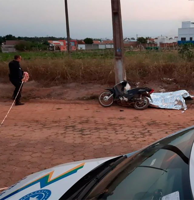 FEMINICÍDIO: Marido mata a mulher com oito facadas e foge levando o filho de três anos 