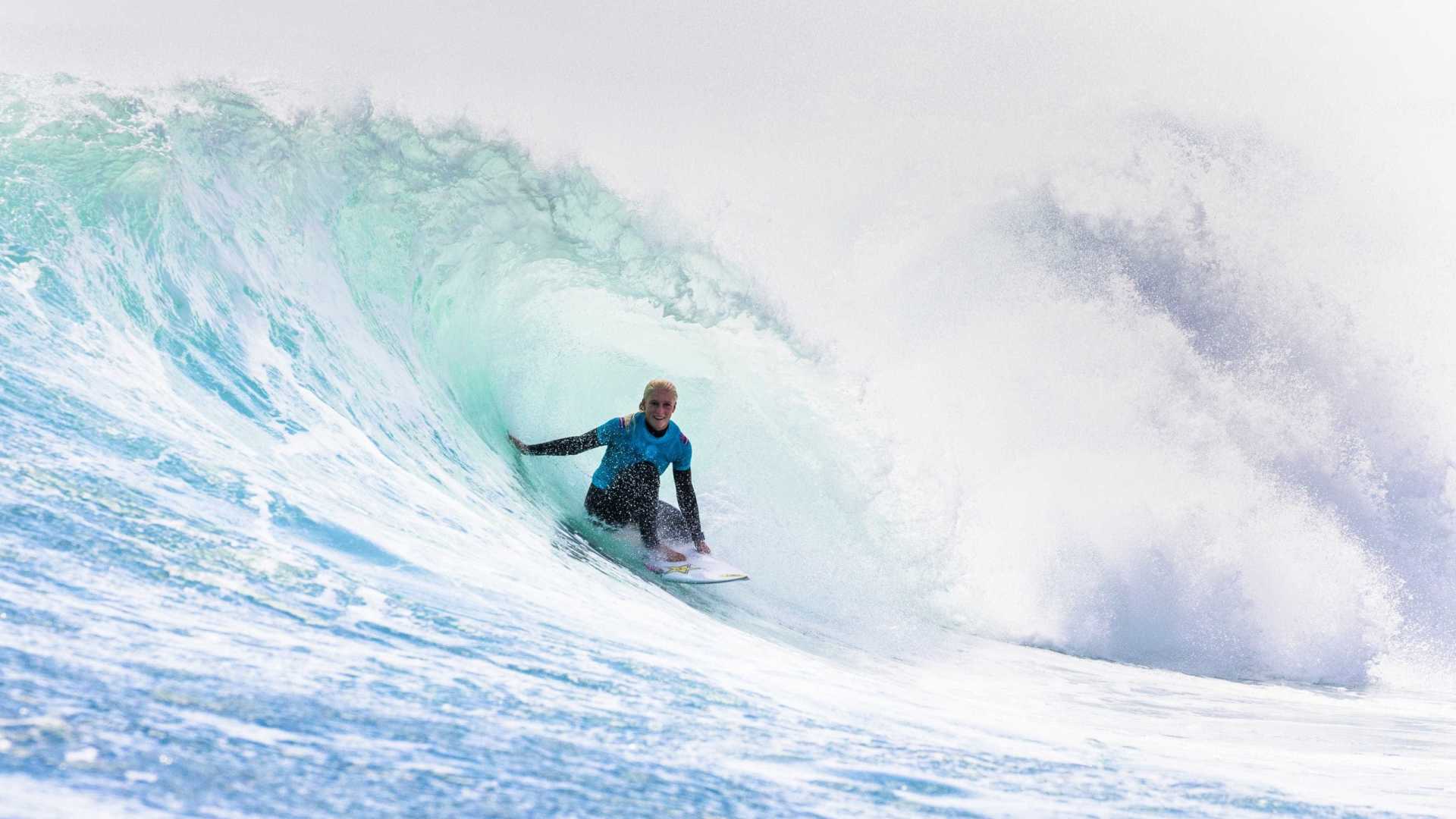 Surfista 'havaiana' decide representar o Brasil no Circuito Mundial