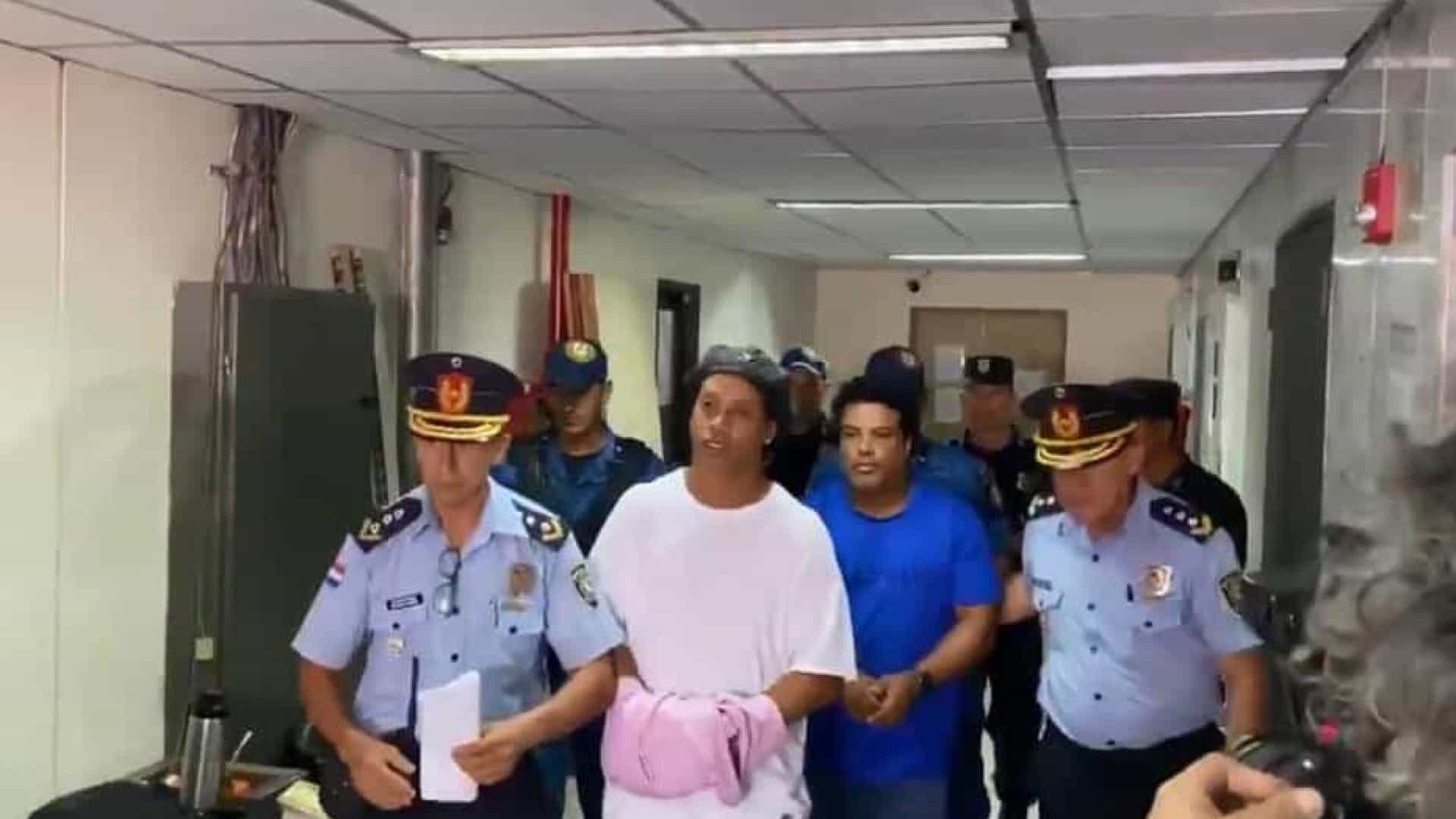 JUSTIÇA: Ronaldinho Gaúcho e irmão podem deixar a prisão no Paraguai hoje