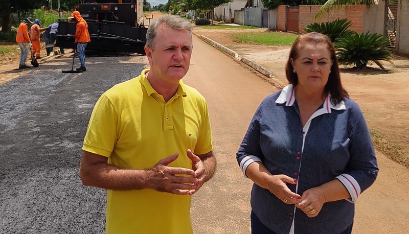 RECURSOS: Luiz Goebel anuncia empenho de um trator escavadeira para Pimenteiras do Oeste