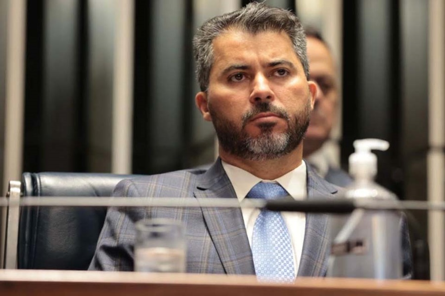 VEXAME: Marcos Rogério participa de movimento contra eleições brasileiras