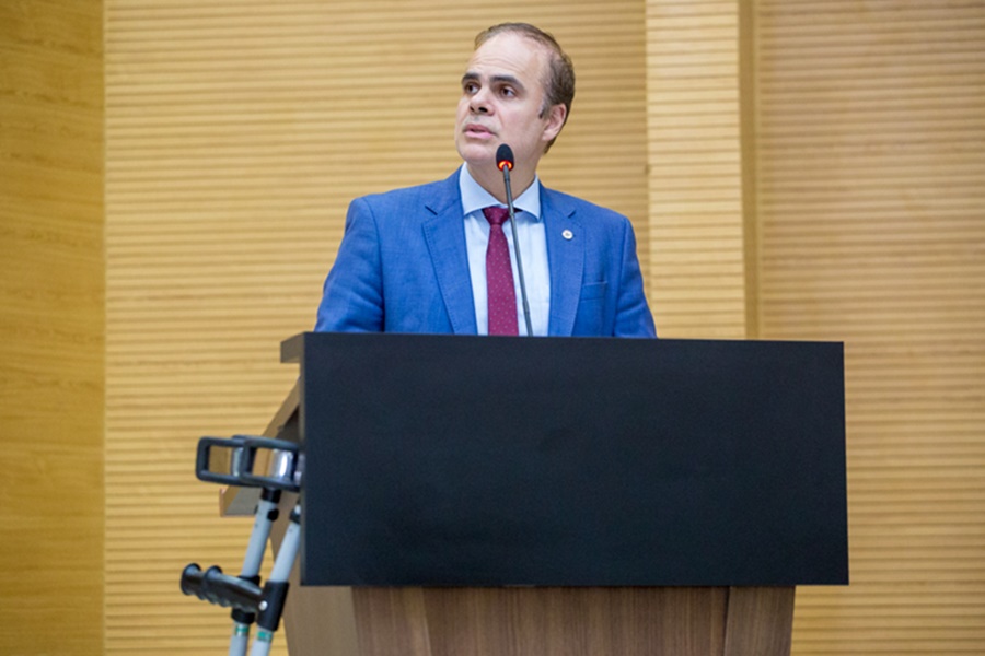 SERVIDORES DA EDUCAÇÃO: A pedido de Alan Queiroz o Governo de RO vai estudar rateio do FUNDEB 