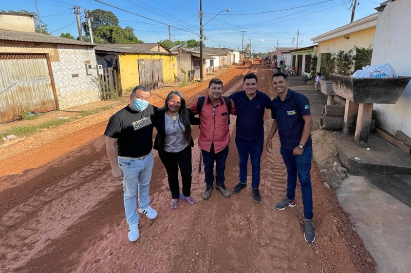 MELHORIAS: Bairro floresta recebe asfaltamento após solicitação de Edimilson Dourado