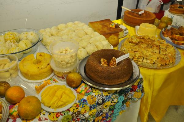 DRIVE-THRU: Casa Família Rosetta cria ‘Arraiá em sua Casa’ e vende combo de comidas típicas