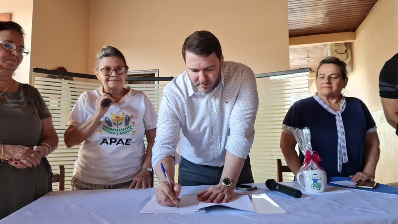 ARIQUEMES: Alex Redano destina recursos para APAE para projeto de prevenção de incêndio