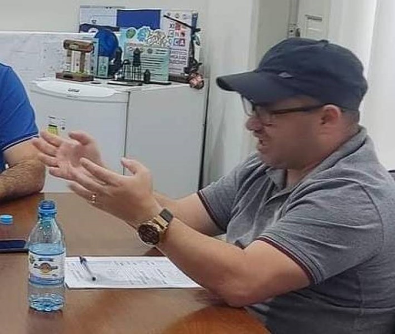 SUSTO: Prefeito interino sofre mal súbito dentro de gabinete na prefeitura