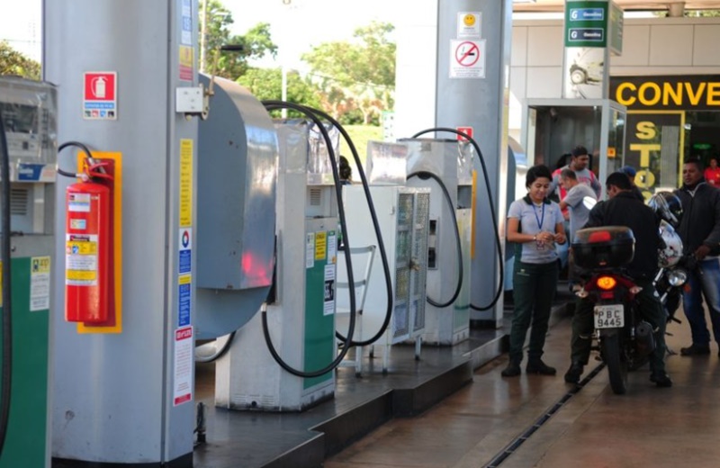 CARESTIA: Importadores esperam alta de até 25% nos preço dos combustíveis