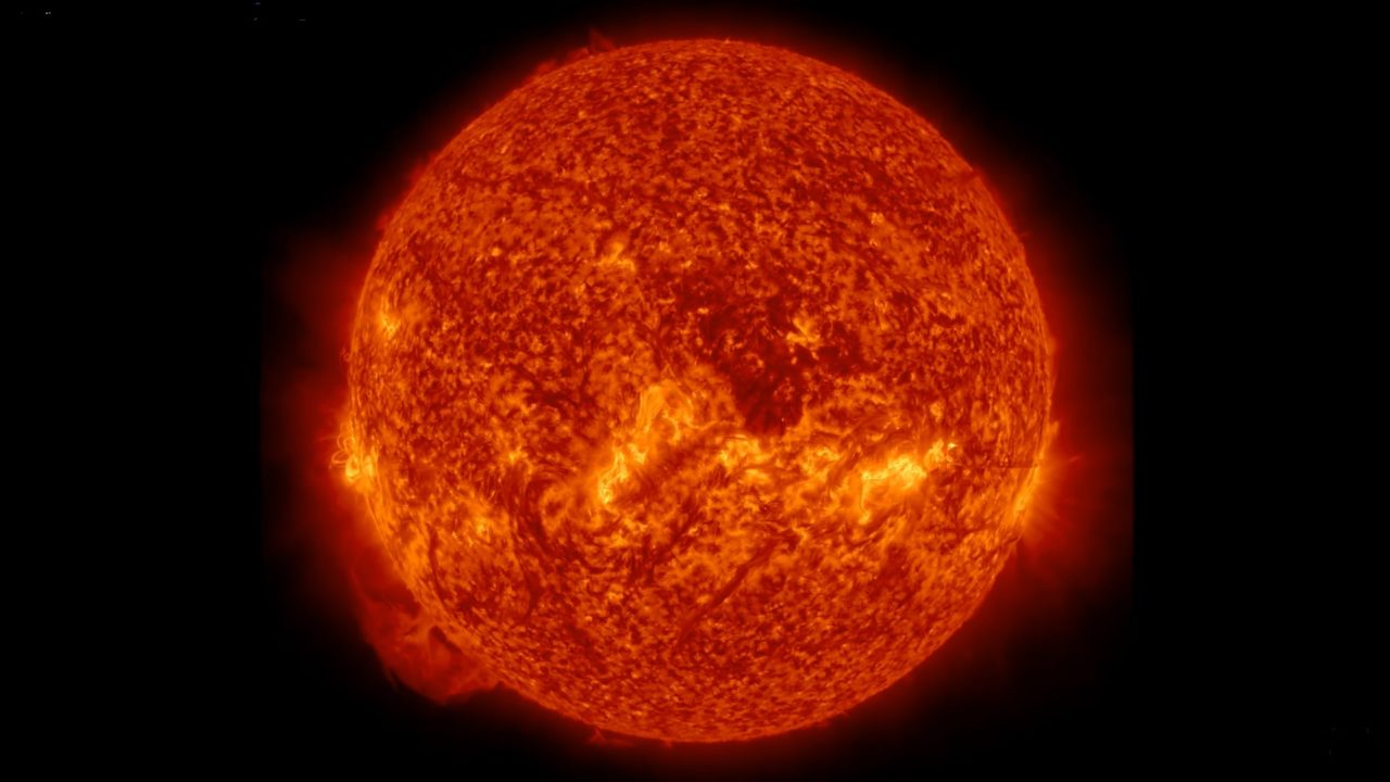 FENÔMENO: Forte tempestade solar pode atingir sinal de GPS e rádio nesta terça (19)