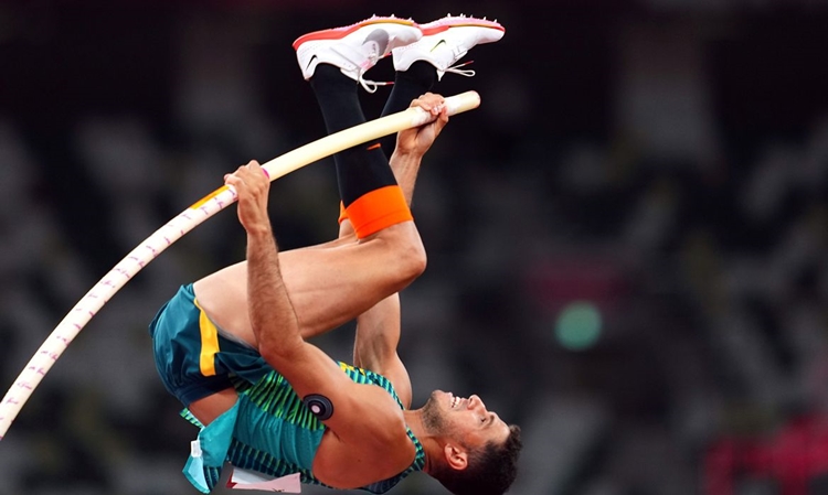 JOGOS OLÍMPICOS: Thiago Braz conquista bronze no salto com vara em Tóquio