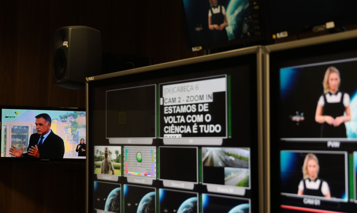 HISTÓRIA: TV a cores no Brasil completa 50 anos; advento elevou a televisão a outro patamar