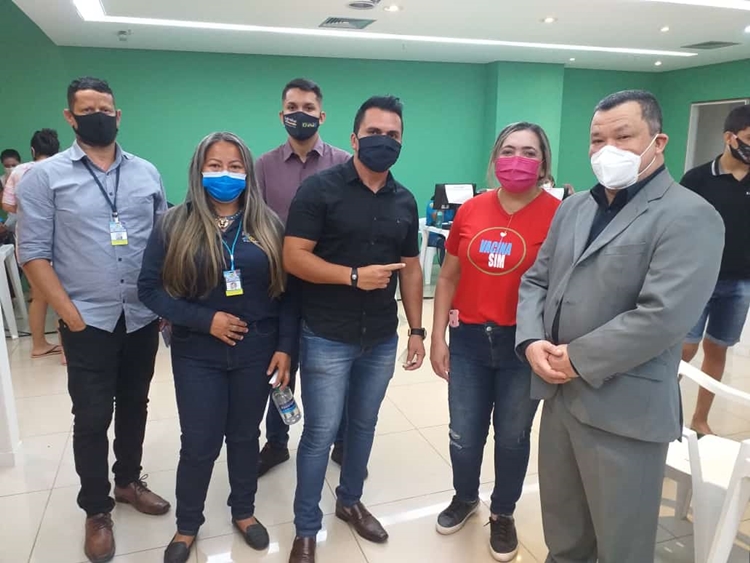 IMUNIZAÇÃO: Vereador Edimilson Dourado acompanha vacinação no Porto Velho Shopping