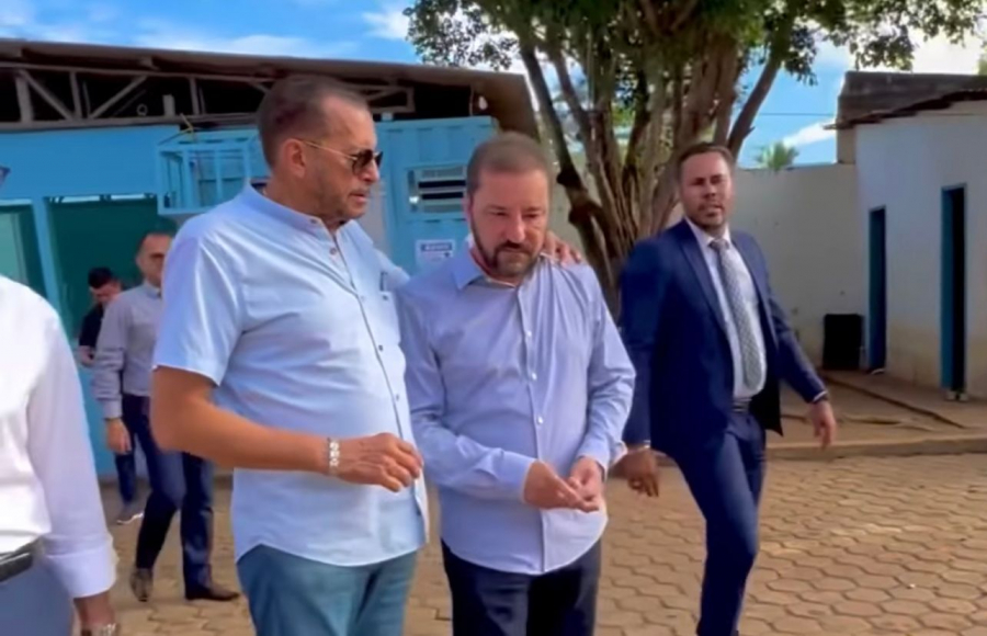 VEREADOR: Dr Macário Barros solicita sinalização para o bairro Areal