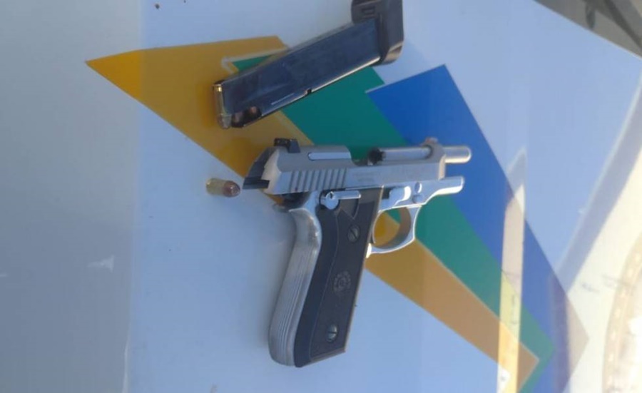 ENROLADO: Rapaz é preso após quebrar tornozeleira e estar com pistola roubada