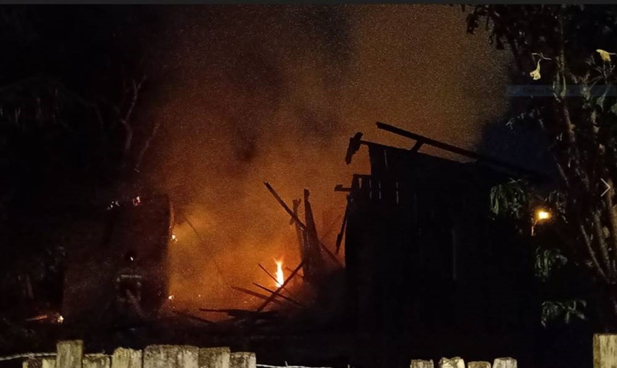 VÍDEO: Incêndio destrói casa de madeira em Vilhena