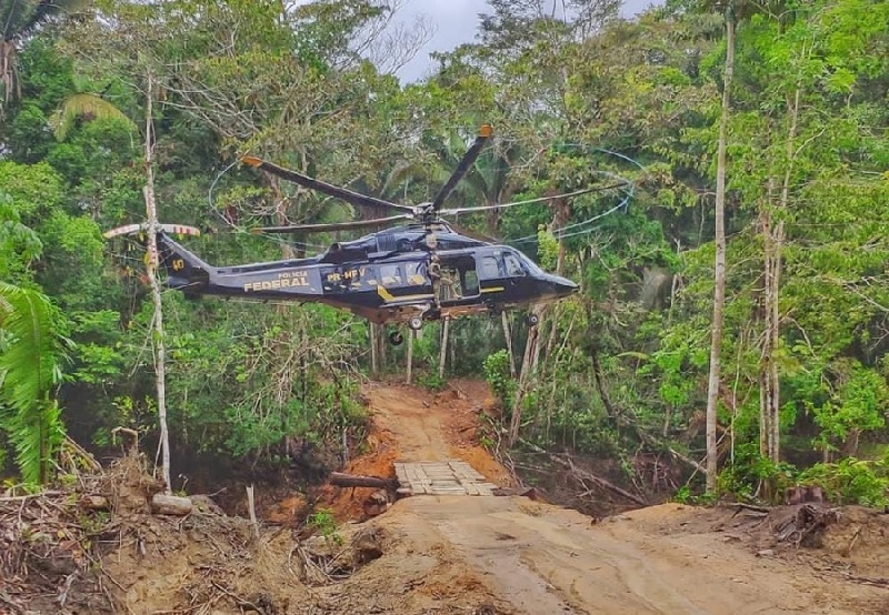 OPERAÇÃO: PF destrói ponte usada por invasores de Terra Indígena em Rondônia 