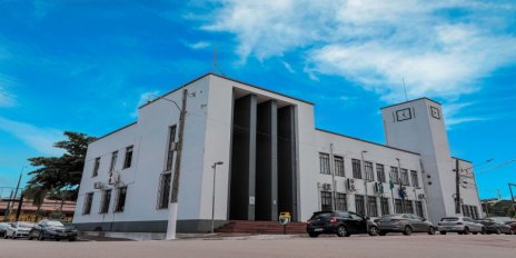 SELEÇÃO: Prefeitura lança concurso da Semec com salários de até R$ 18 mil