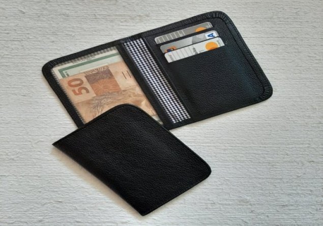 PODE AJUDAR?: Homem procura por carteira com documentos perdidos em ônibus em Porto Velho