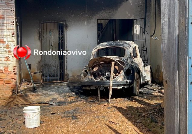 VÍDEO: ​Fusca é destruído por incêndio em garagem de residência