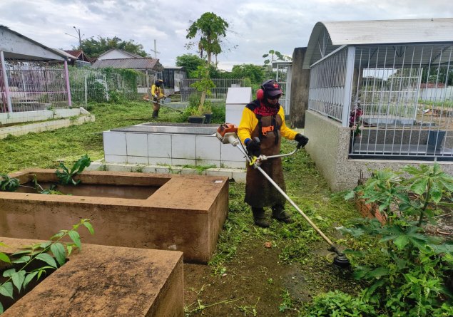 ZELADORIA: Cemitério Santo Antônio recebe mutirão após denúncias de abandono