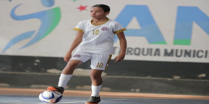 DE GUARAJÁ-MIRIM: Atleta rondoniense brilha na Copa Mundo de Futsal Feminino Sub-13