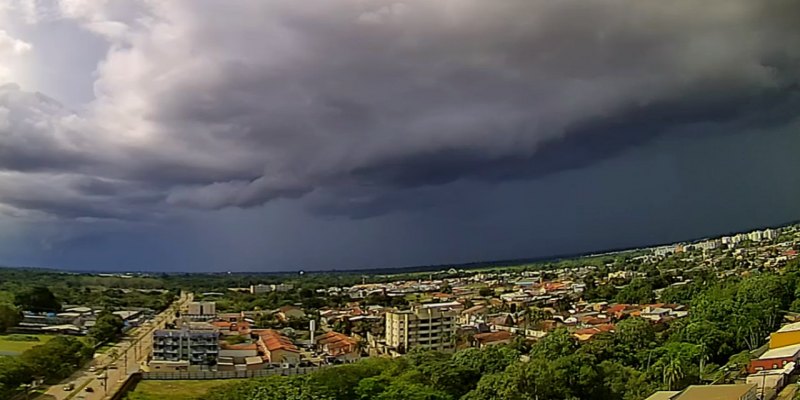 TEMPO FECHADO: Domingo (17) terá céu nublado e temperaturas agradáveis em RO 