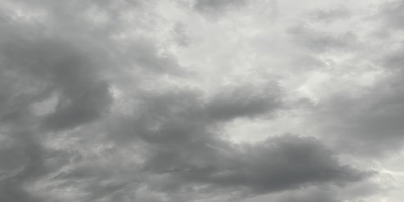 NUBLADO E CHUVOSO: Terça (11) em Rondônia tem tempo ameno e trovoadas, até em Seringueiras