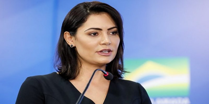 NOVO DESGASTE: Michelle Bolsonaro deixa comando do PL Mulher após crise com Flávio 