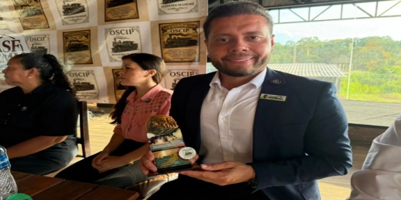 APOIADOR: Empresário Daniel Pitbull é homenageado pela Associação dos Ferroviários