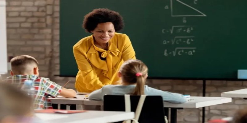 EDUCAÇÃO: Projeto prevê isenção de IR para professores com renda de até R$ 10 mil