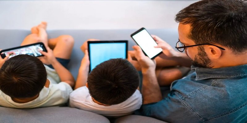 PRECAUÇÕES: Sesau orienta sobre impactos do uso excessivo de telas na saúde mental e física