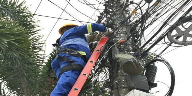 SEGURANÇA EM POSTES: Energisa alerta técnicos de telecomunicações sobre riscos próximos à rede elétrica