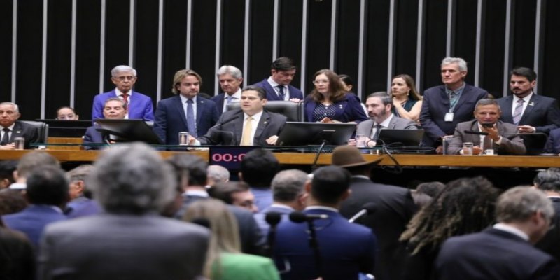 REDUZ 7 ANOS: PL da dosimetria pode reduzir pena de Bolsonaro para 20 anos e 8 meses