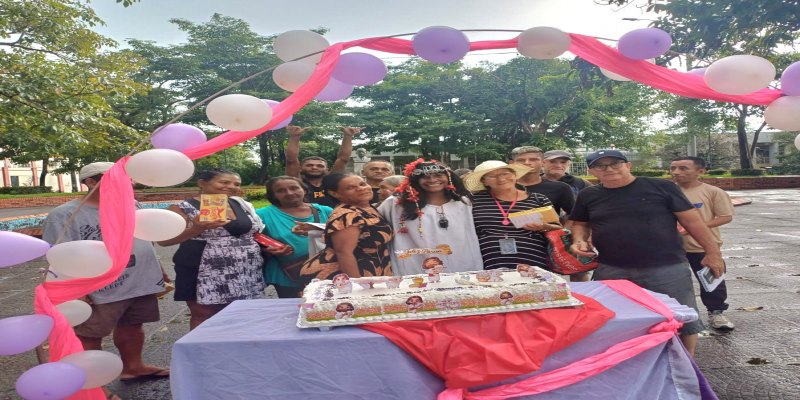 SOLIDARIEDADE E DOÇURA: Bailarina da Praça promove festa da Páscoa no centro de Porto Velho 